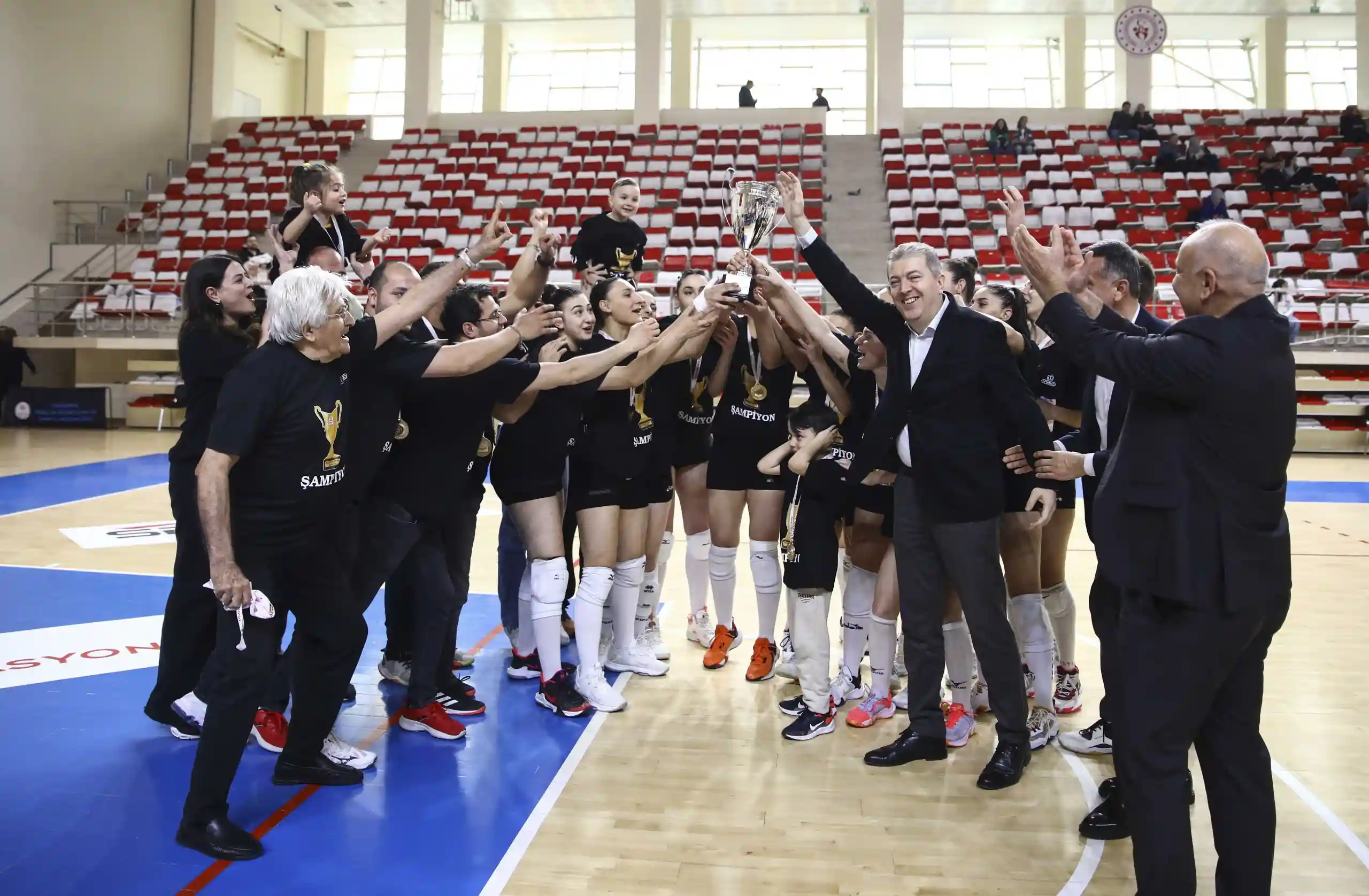 Kadınlar 2. Ligi Final Etabı'nın Ardından Dört Takım KFC Kadınlar 1. Ligi'ne Yükseldi4