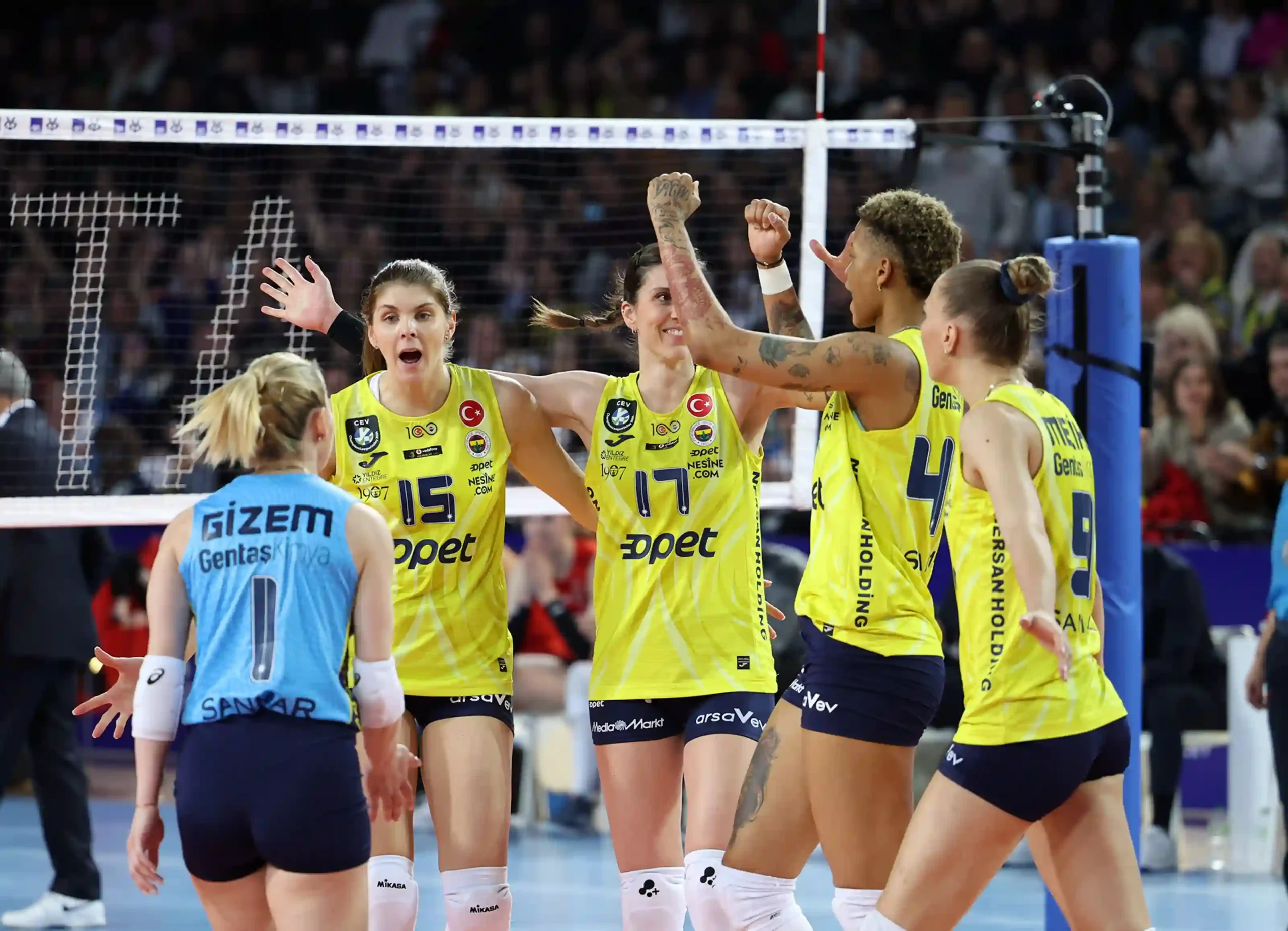 Kupa Voley'in İlk Finalisti Fenerbahçe Oldu1