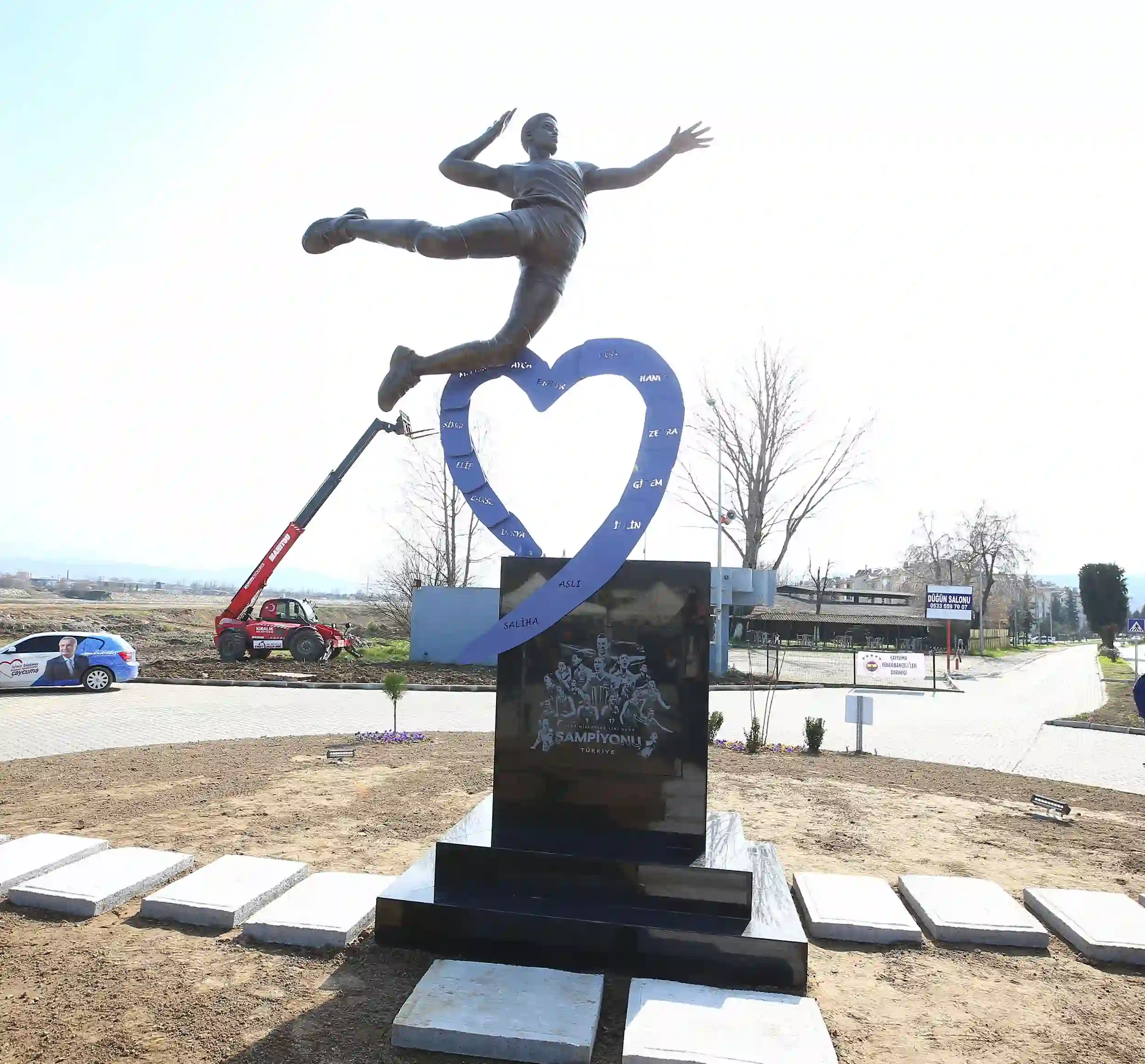 Zonguldak Çaycuma'da Melissa Vargas Heykelinin Açılışı Yapıldı2