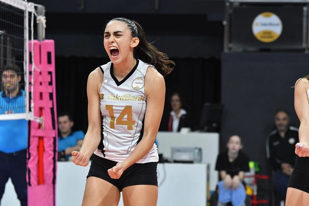 Begüm Kaçmaz Gelecek Sezonda Beşiktaş'ta1