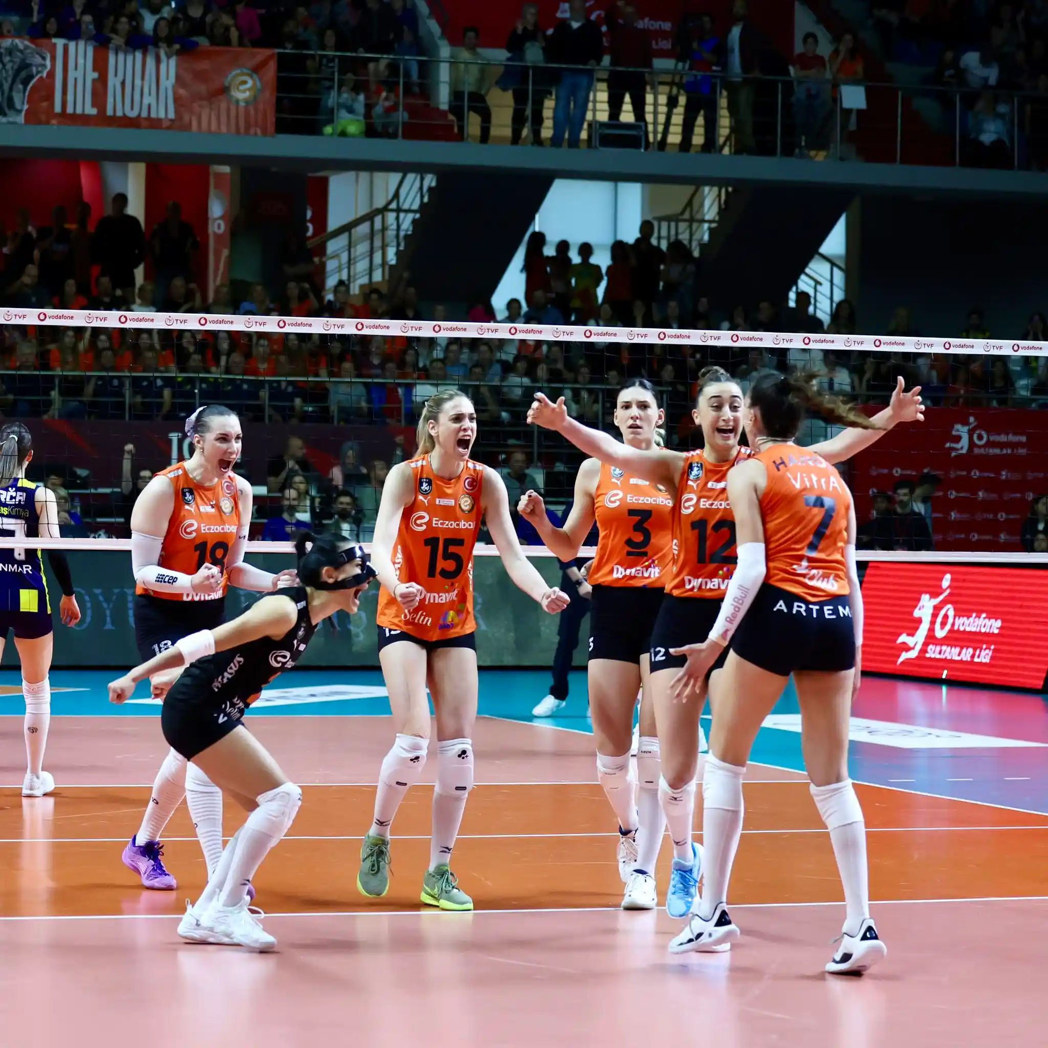 Eczacıbaşı, Final Serisinde Durumu 2-2 Yaptı3