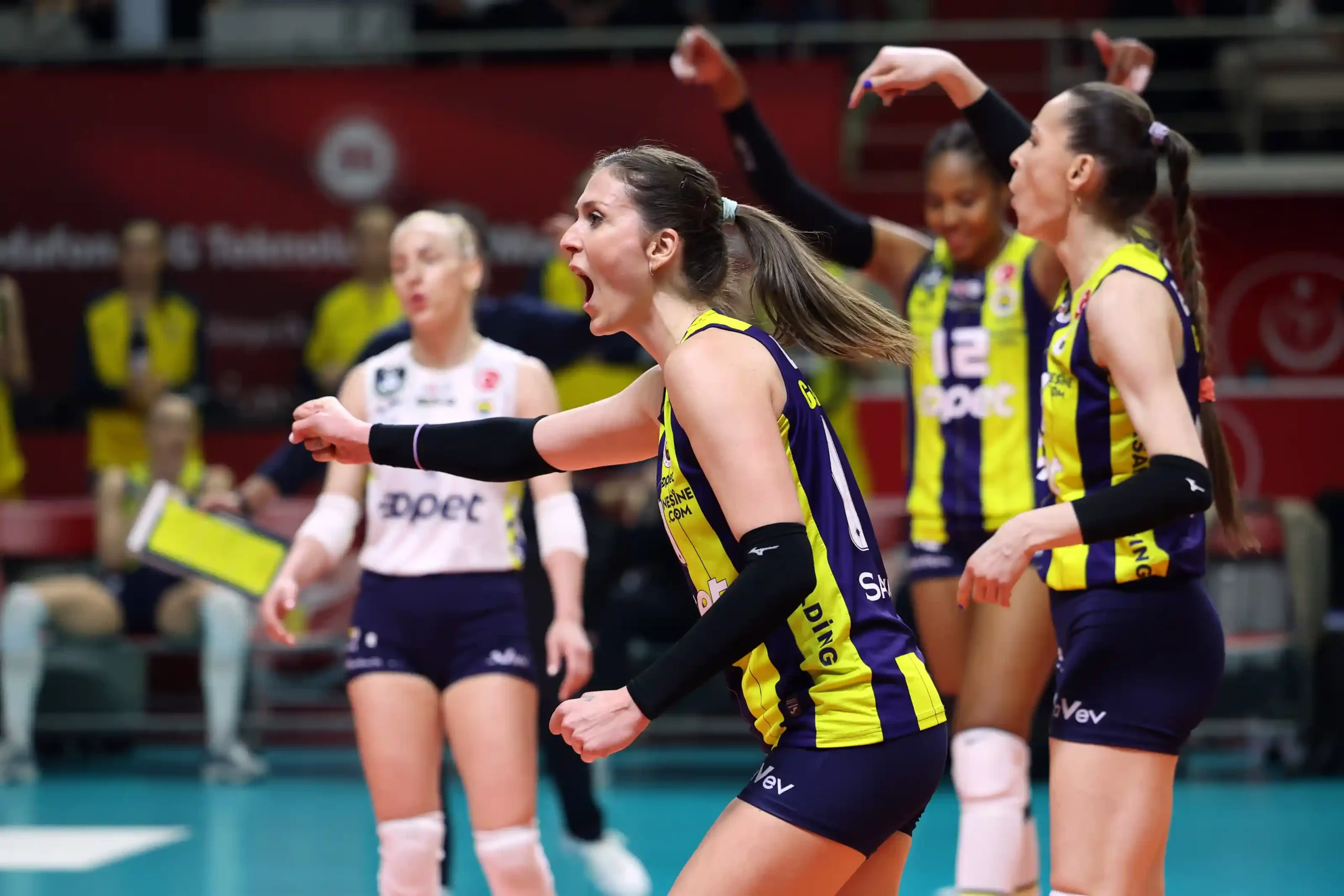 Fenerbahçe, Final Serisinin İlk Maçında 3-1 Galip3