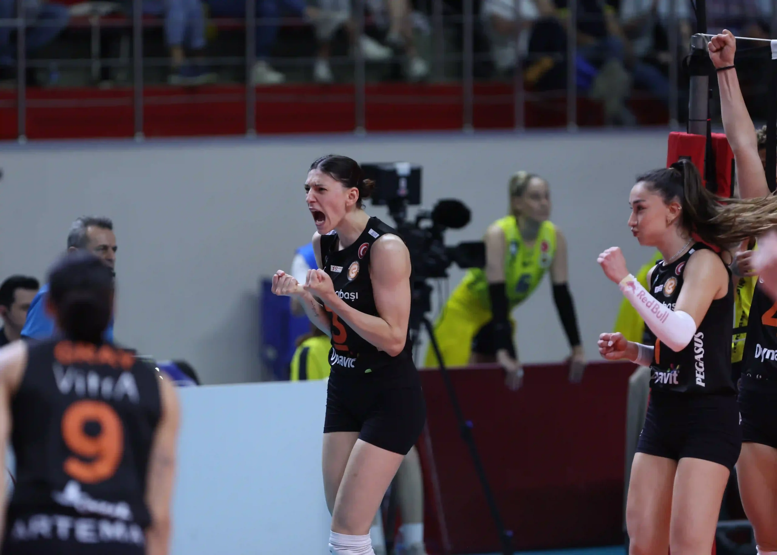 Fenerbahçe Şampiyonluğa Bir Adım Daha Yaklaştı2