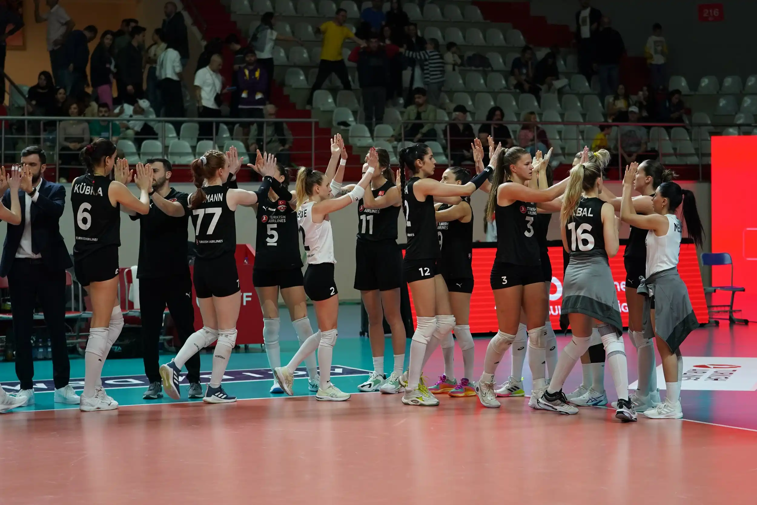 Türk Hava Yolları, 3-4 Serisinde VakıfBank'ın Konuğu3