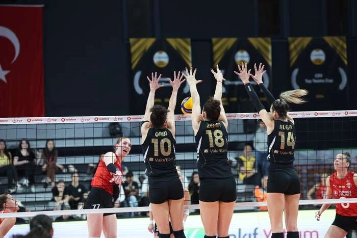 VakıfBank, Sultanlar Ligi’ni 3. Tamamladı1