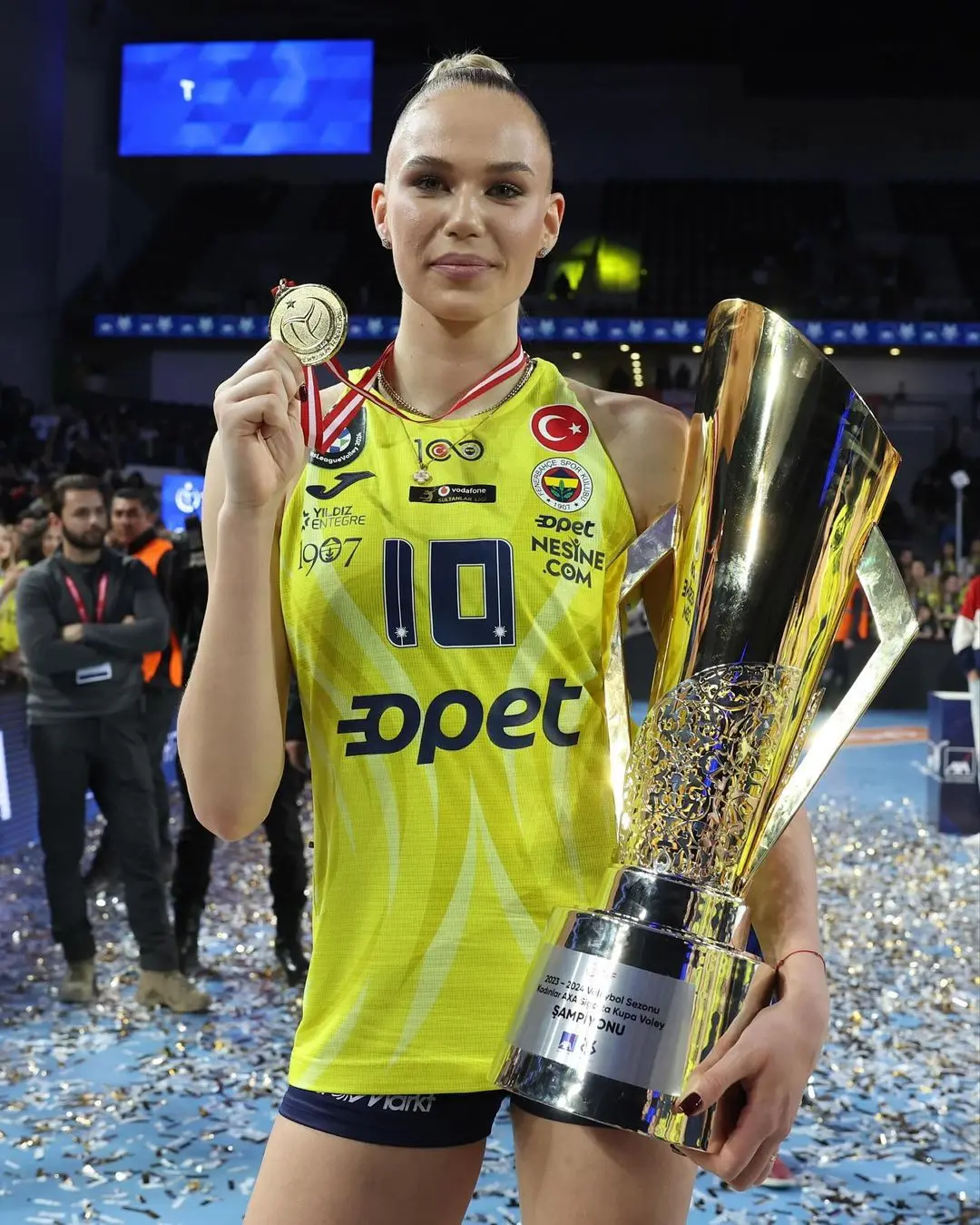 Arina Fedorovtseva Yeni Sezonda Shanghai Forması Giyecek2