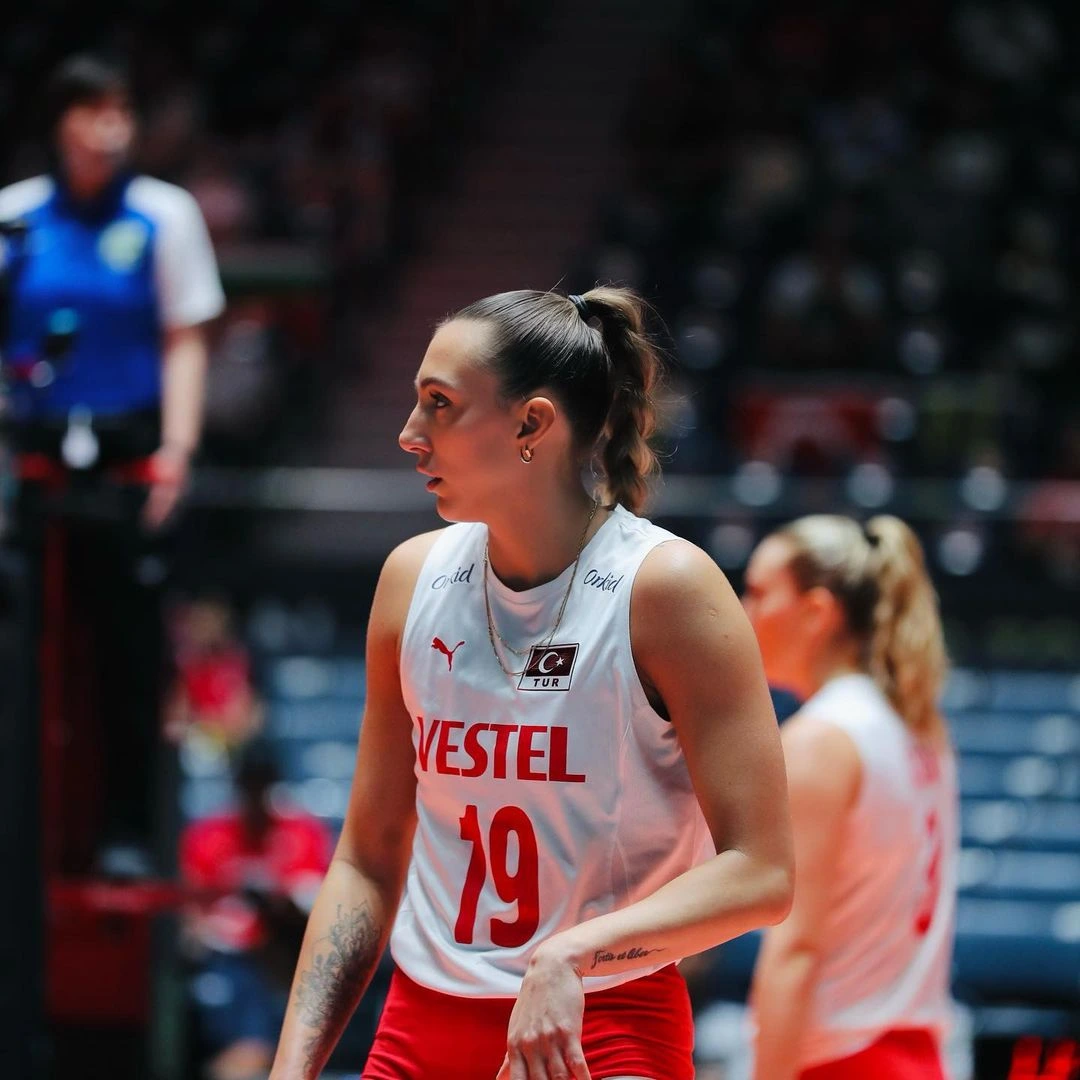 Aslı Kalaç 2 Yıl Daha Fenerbahçe Opet'te2