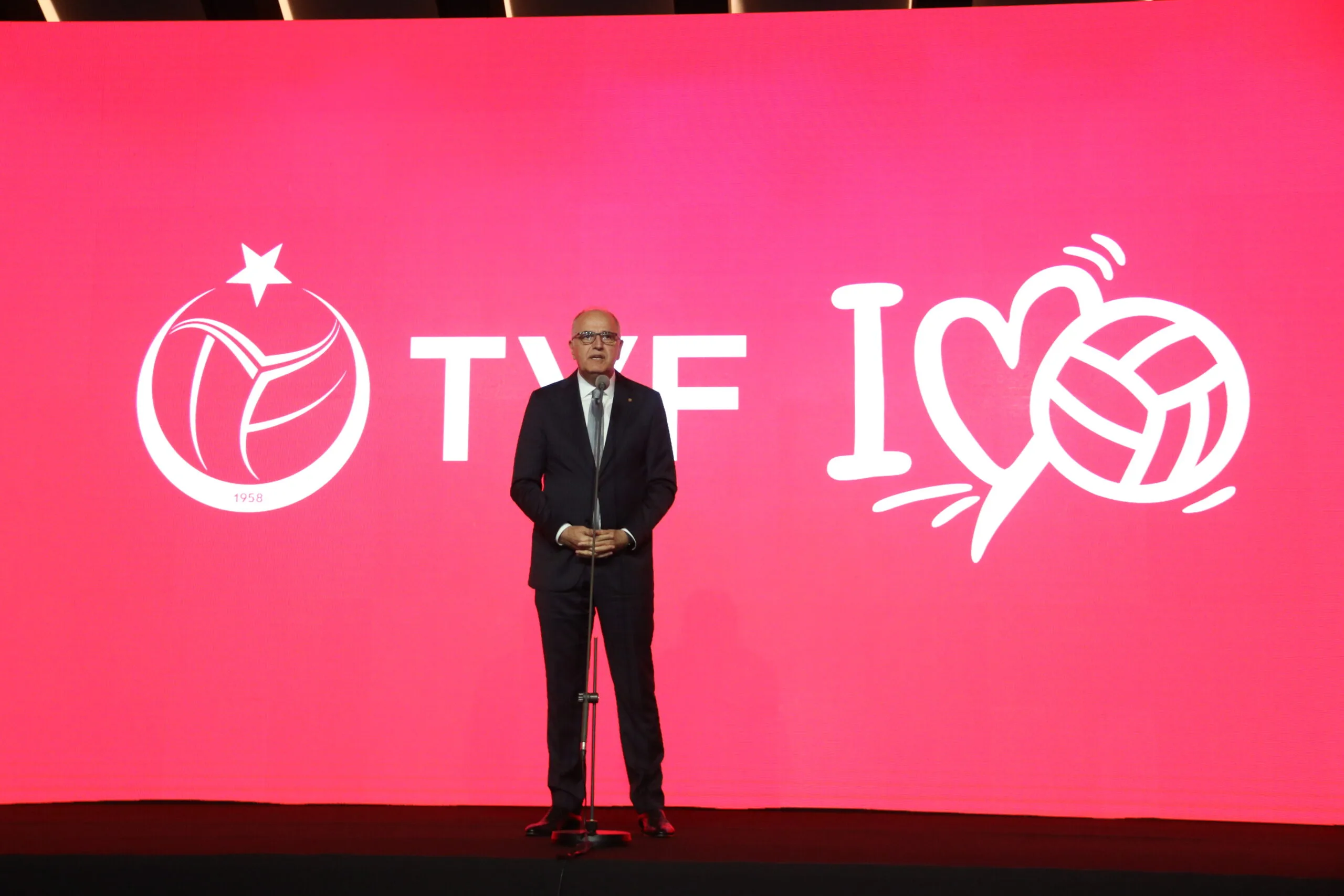 Türk Voleybol Camiası Milli Takım Sezonuna Merhaba Gecesi'nde Bir Araya Geldi3