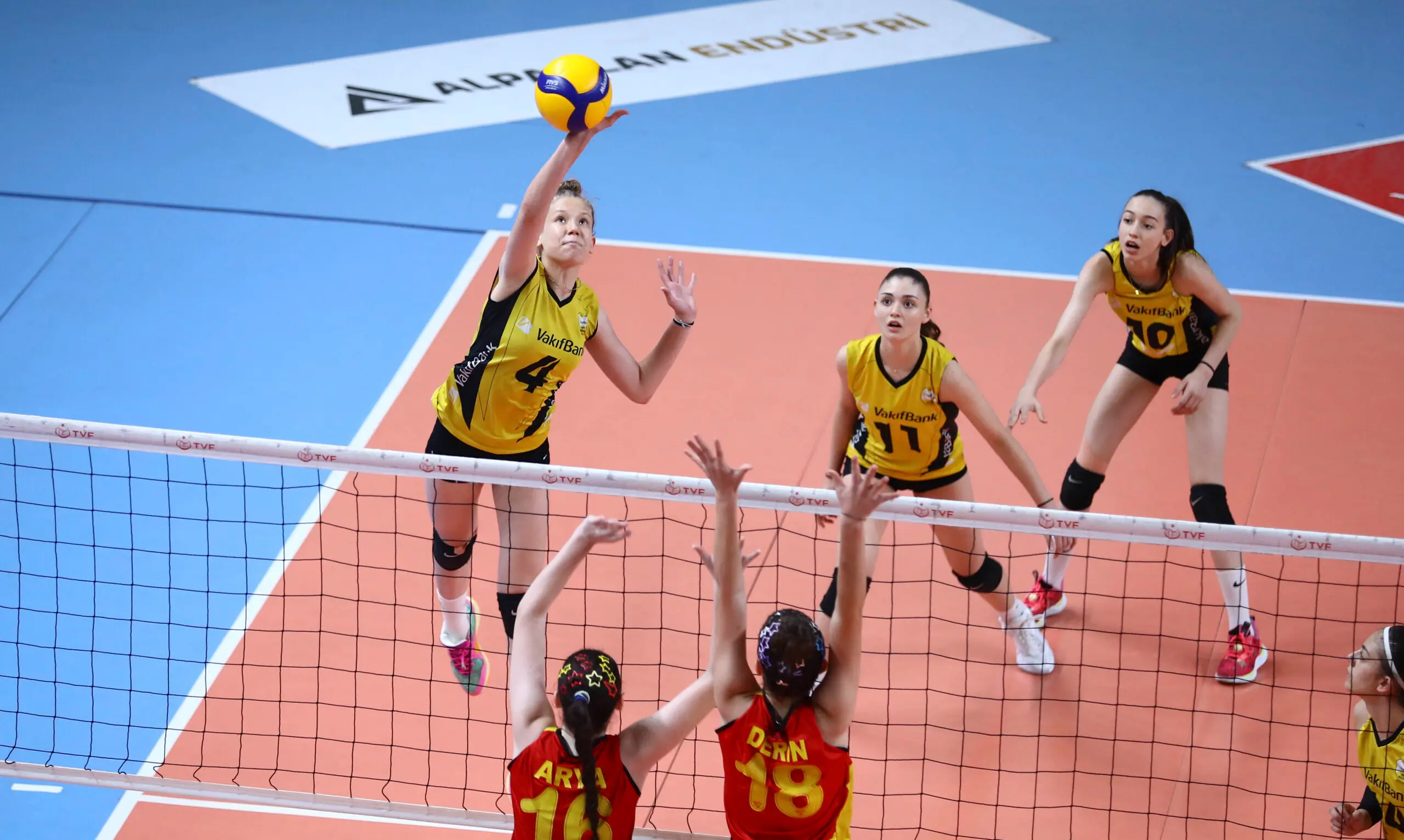 Midi Kızlar Türkiye Şampiyonası'nda Finalistler Belli Oldu2