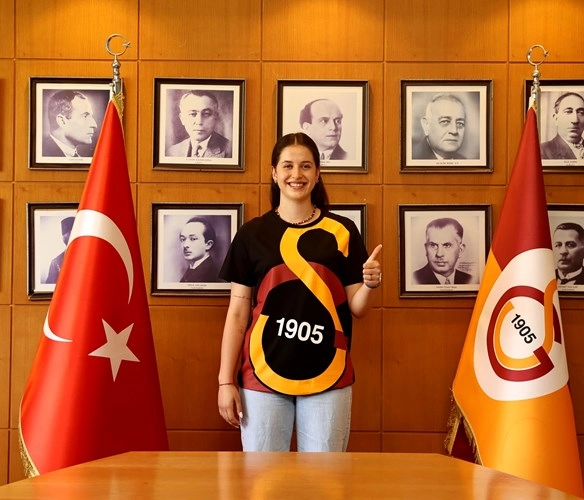 Sude Hacımustafaoğlu, Galatasaray ile Sözleşme Yeniledi2