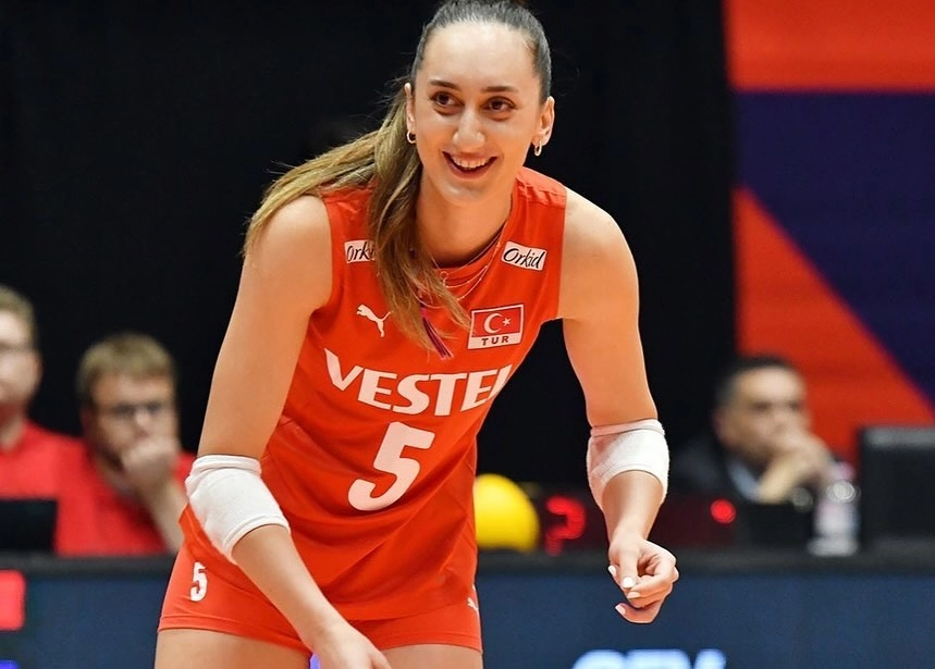 Ayça Aykaç: "Sizlere tüm kalbimle başarılar diliyorum"1