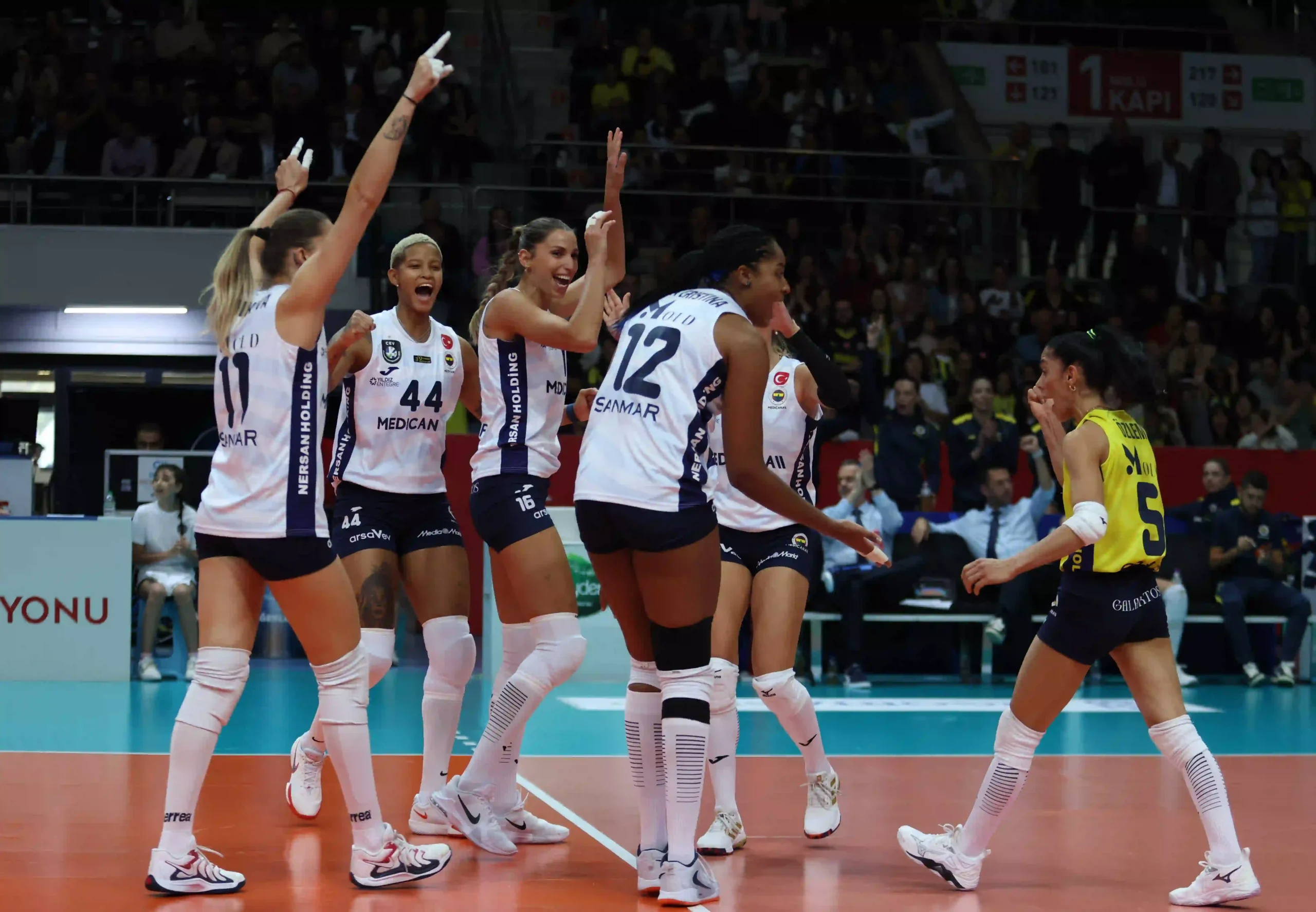 Fenerbahçe Deplasmandan 3 Puanla Dönüyor1